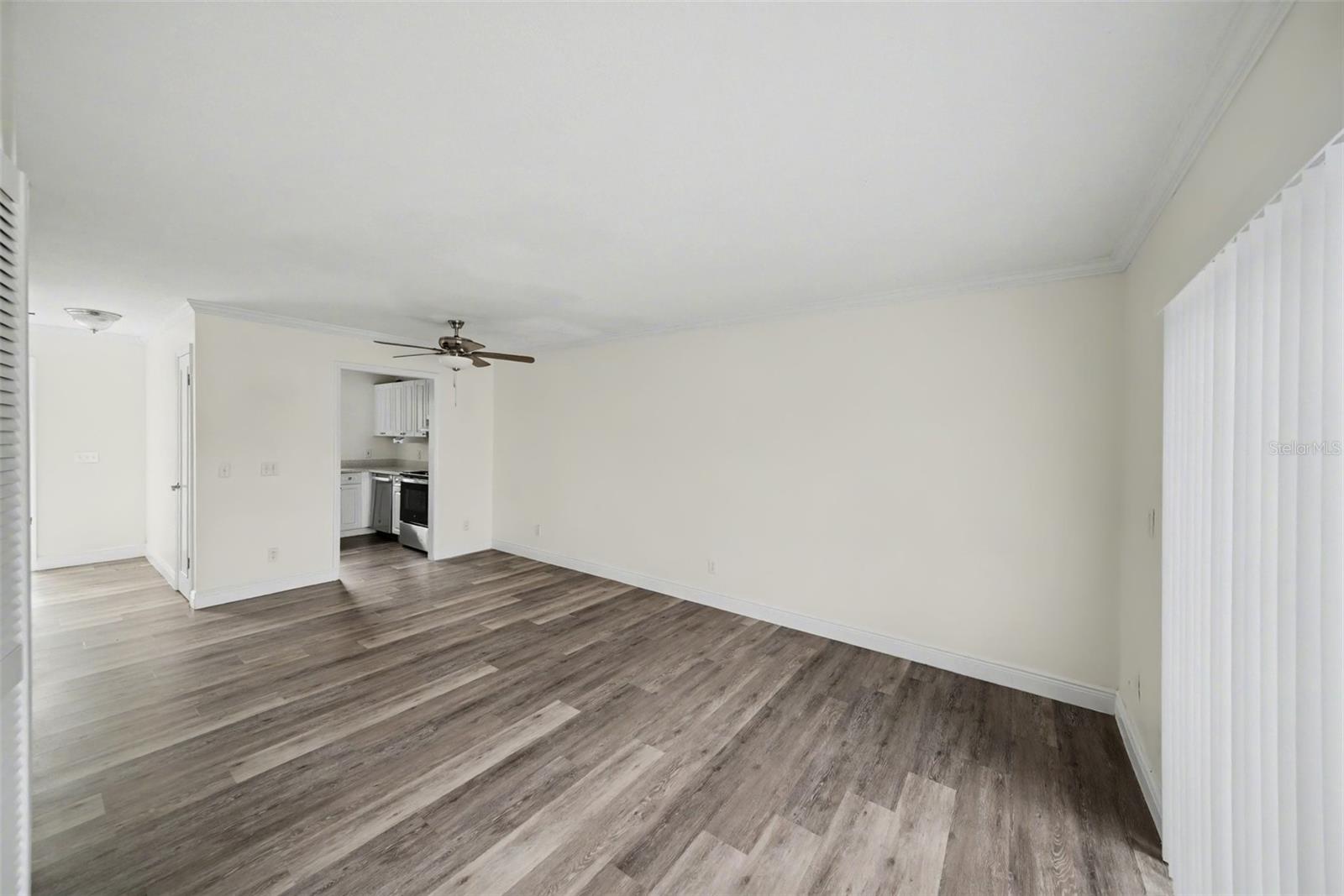 WHISPERING OAKS CONDOMINIUM - Residential