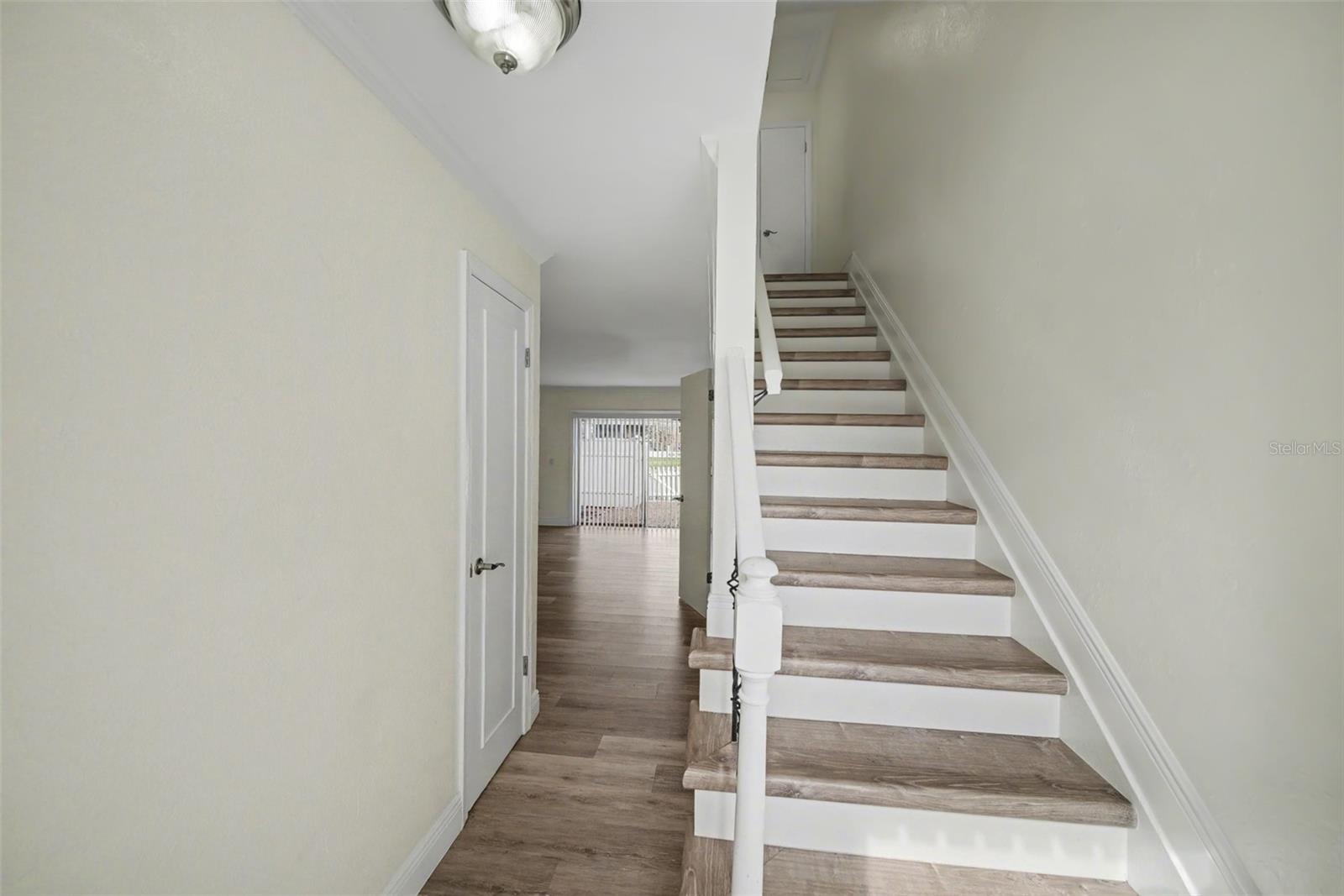 WHISPERING OAKS CONDOMINIUM - Residential