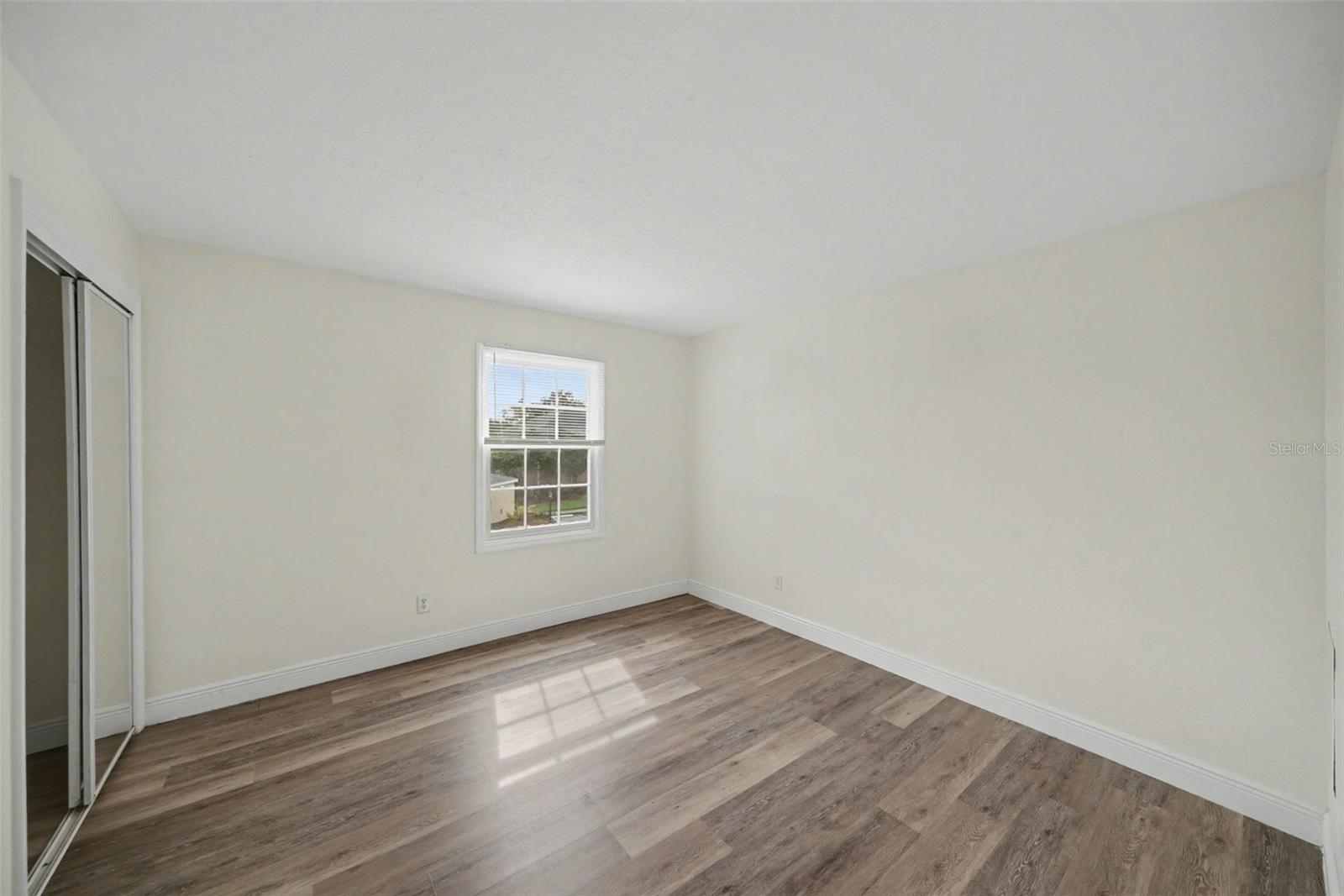 WHISPERING OAKS CONDOMINIUM - Residential