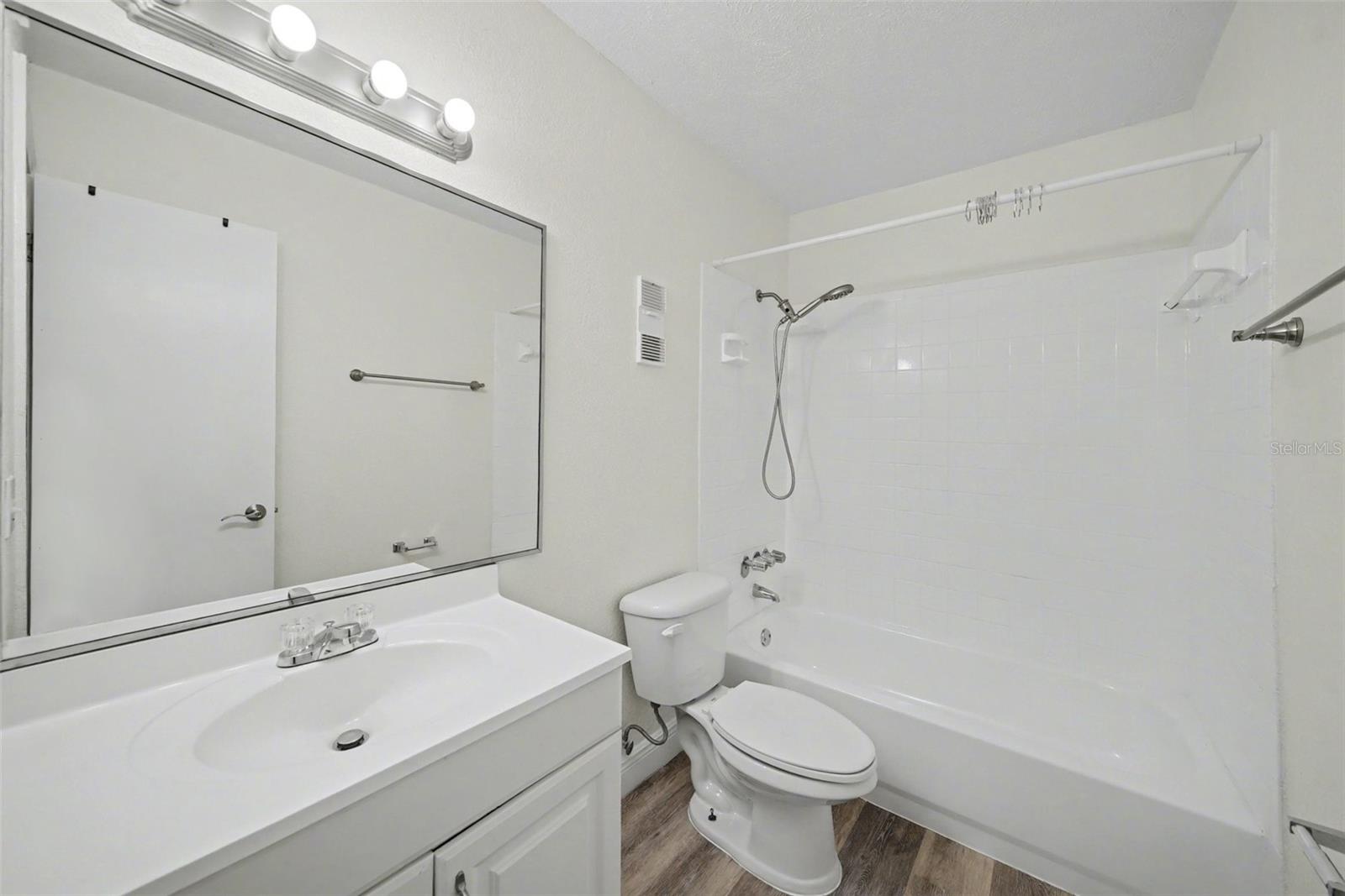 WHISPERING OAKS CONDOMINIUM - Residential