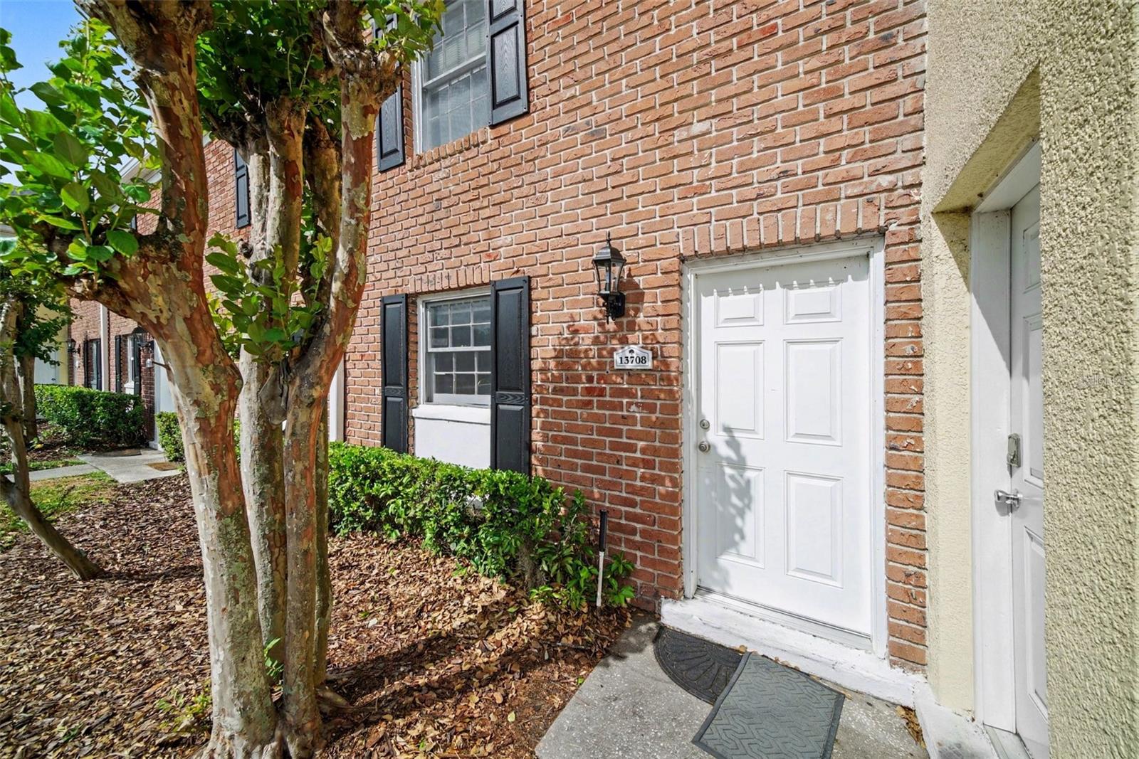 WHISPERING OAKS CONDOMINIUM - Residential