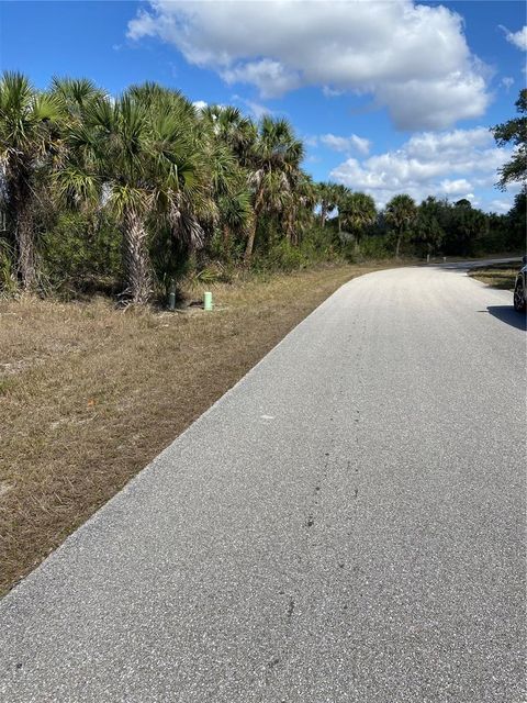 Photo of 377 Pembroke Dr, Port Charlotte, FL 33954 (MLS # C7504683) Photo of 377 Pembroke Dr, Port Charlotte, FL 33954 (MLS # C7504683)