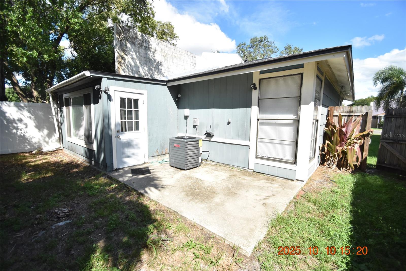 TERRACE VILLAGE TWNHMS II - Residential Lease