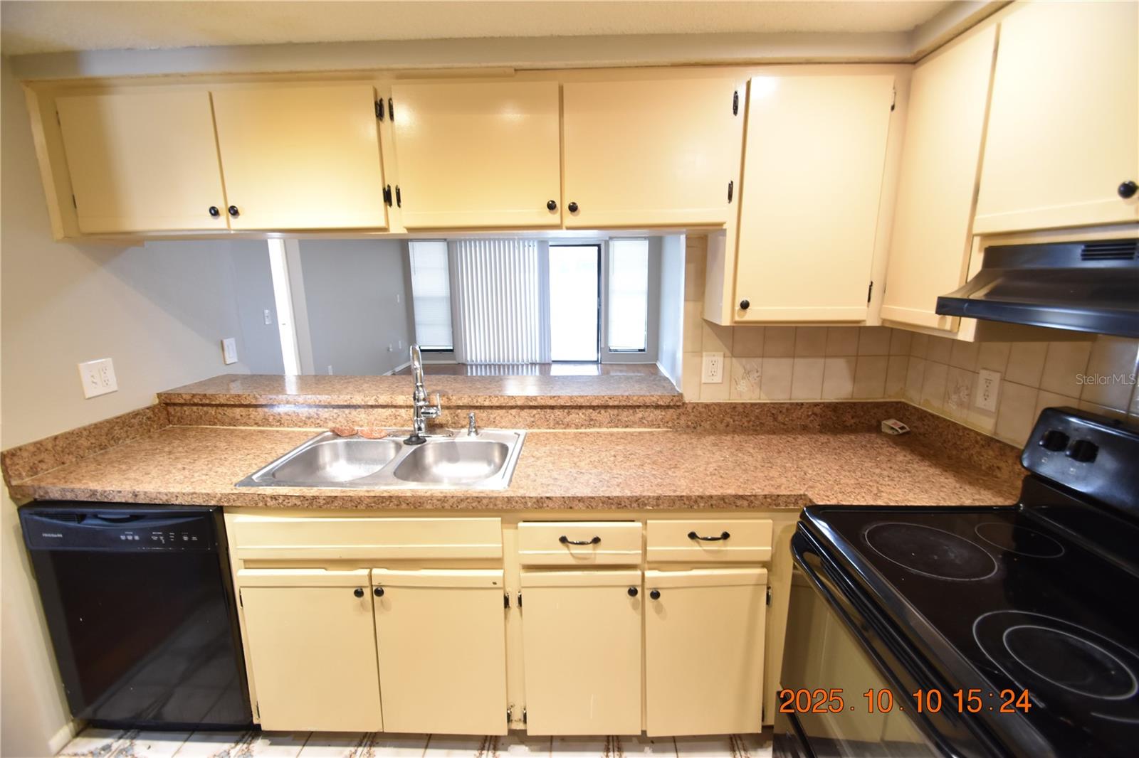 TERRACE VILLAGE TWNHMS II - Residential Lease