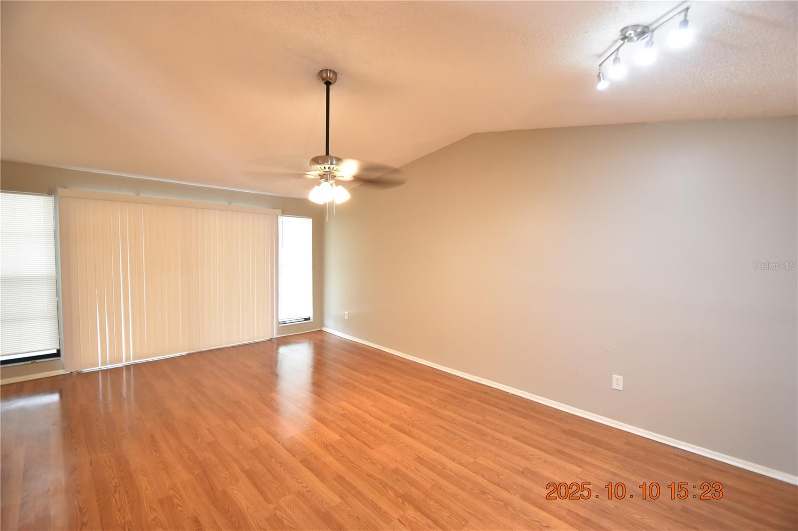 TERRACE VILLAGE TWNHMS II - Residential Lease