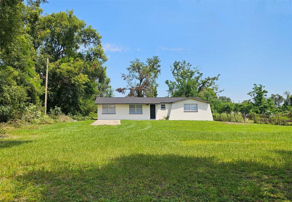 Photo of 9526 Eastfield Road, Thonotosassa, FL 33592 (MLS # TB8423025)