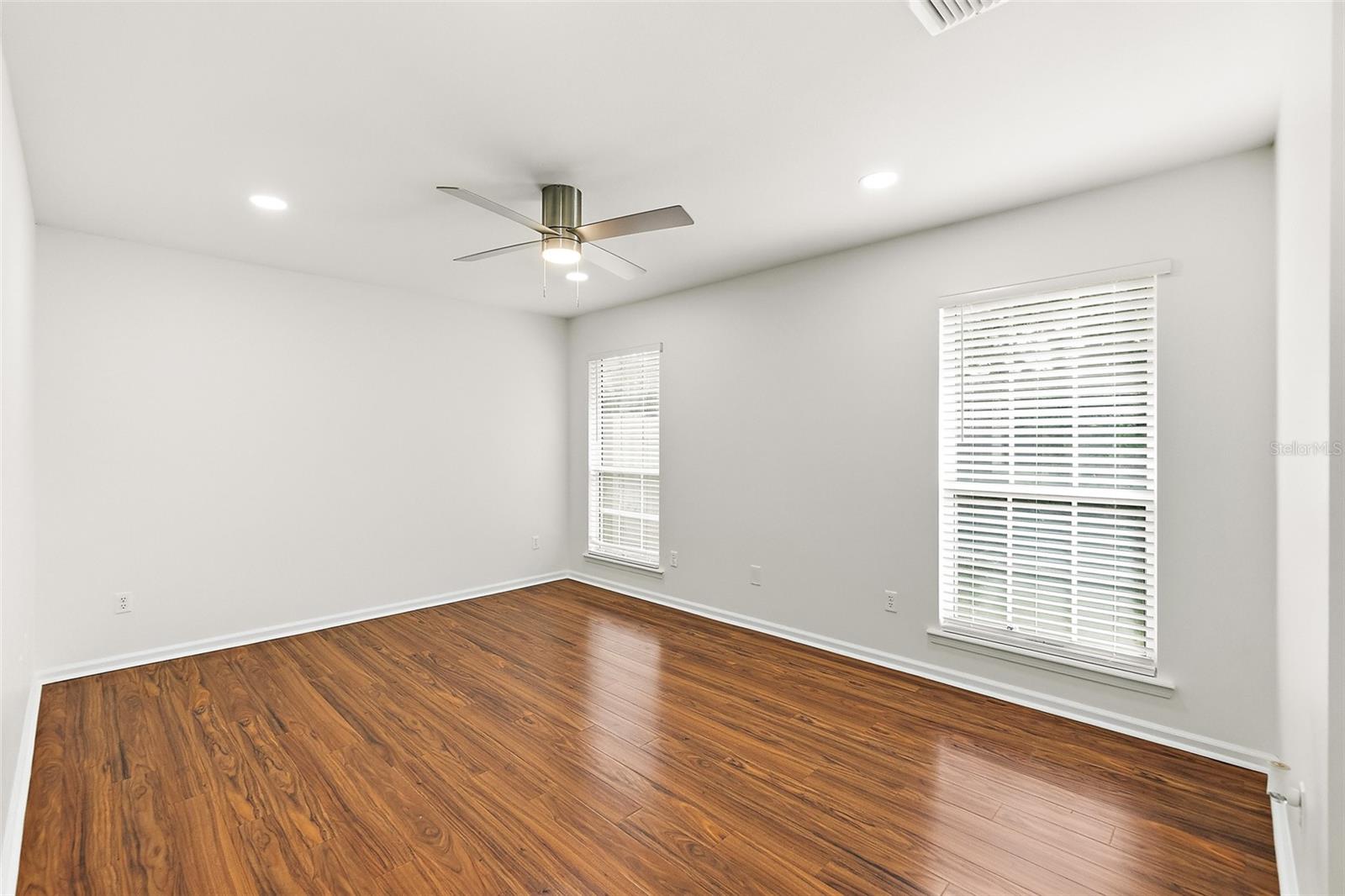 KENSINGTON GARDENS - Residential