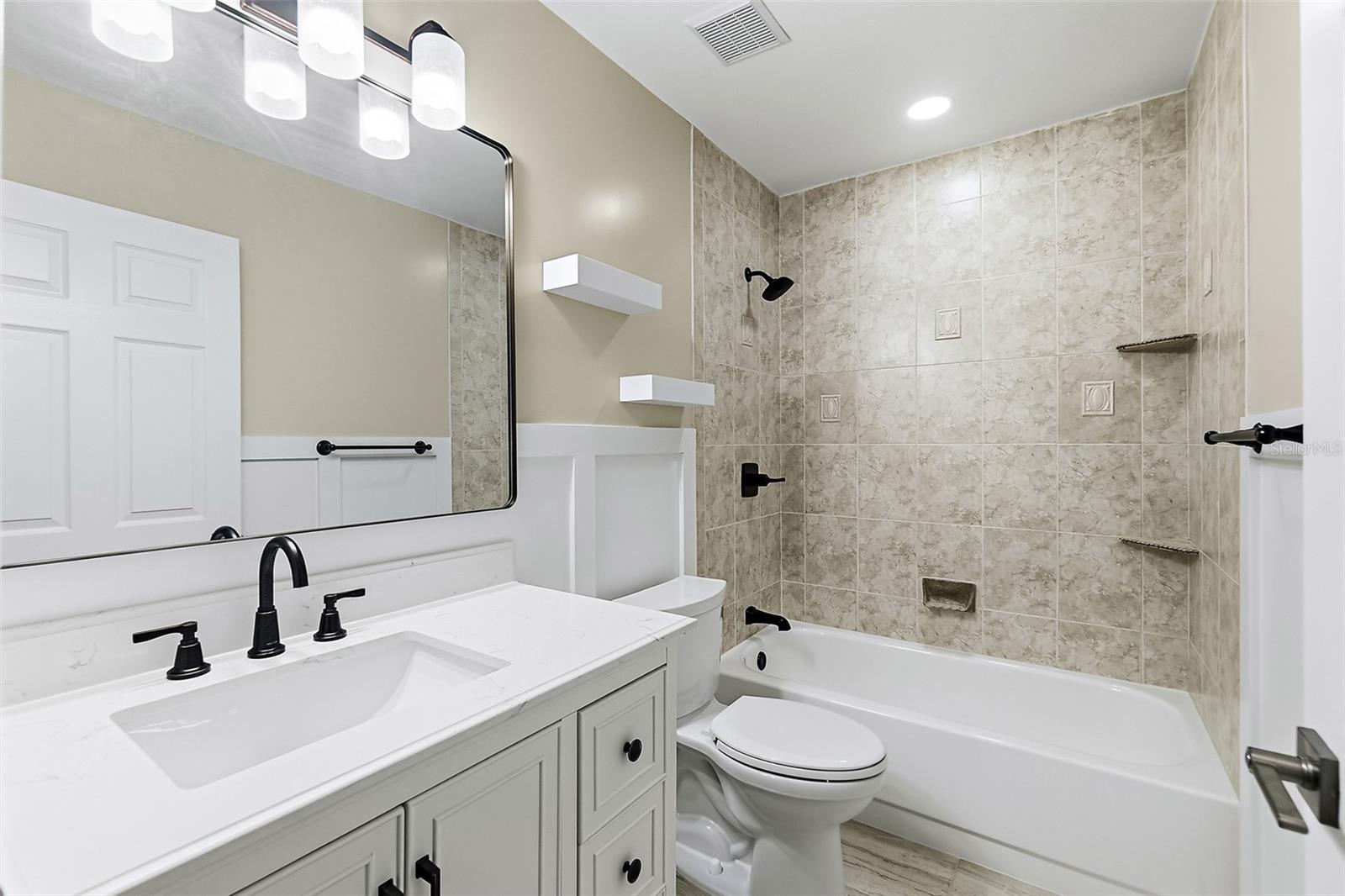 KENSINGTON GARDENS - Residential