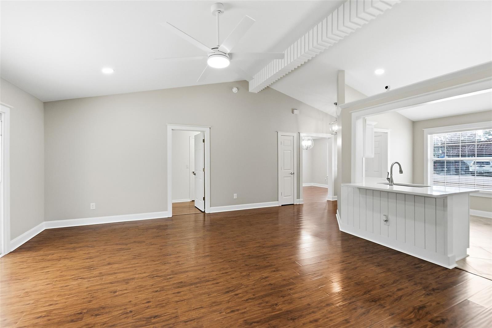 KENSINGTON GARDENS - Residential