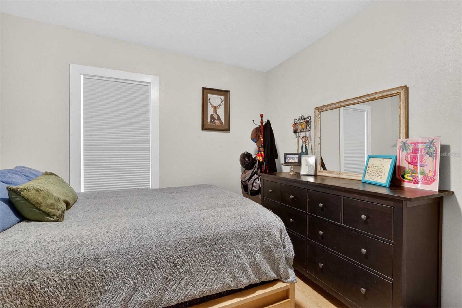 DAYS SUB MRS E L PT OF S 1/2 BRUSH CIRCLE - Residential