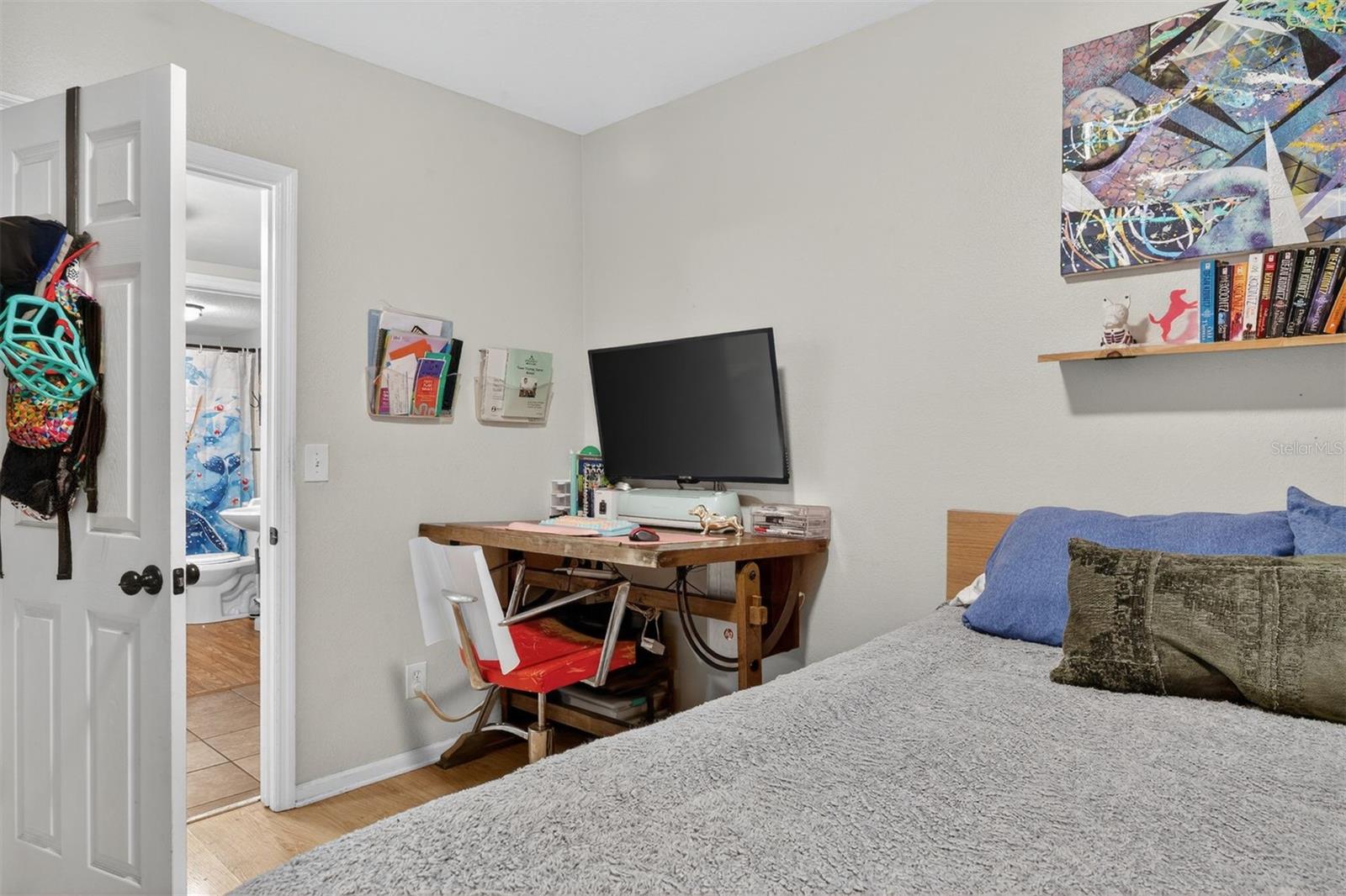 DAYS SUB MRS E L PT OF S 1/2 BRUSH CIRCLE - Residential