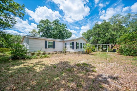 A home in AUBURNDALE