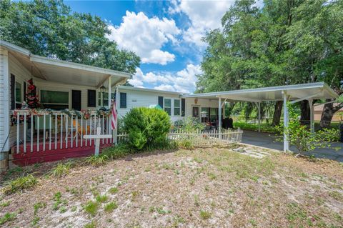 A home in AUBURNDALE