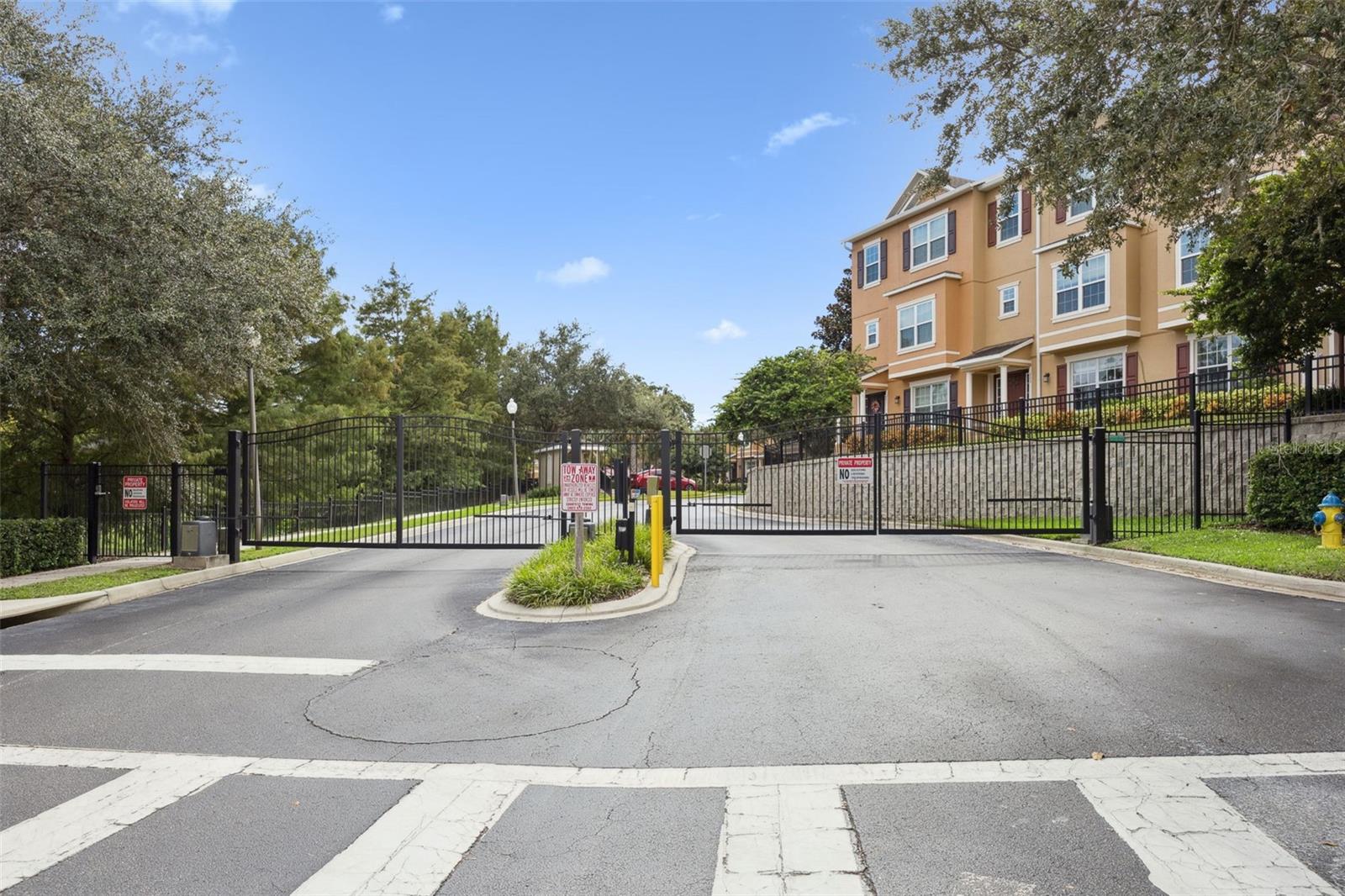 SUTTON PLACE TOWNHOMES A REPLAT - Residential