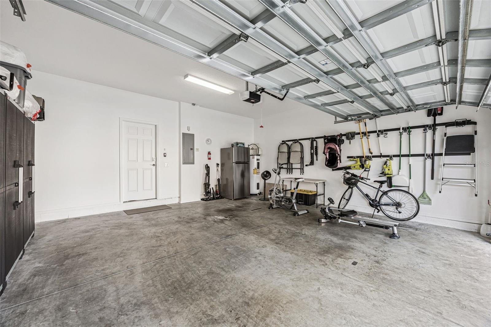 SUTTON PLACE TOWNHOMES A REPLAT - Residential