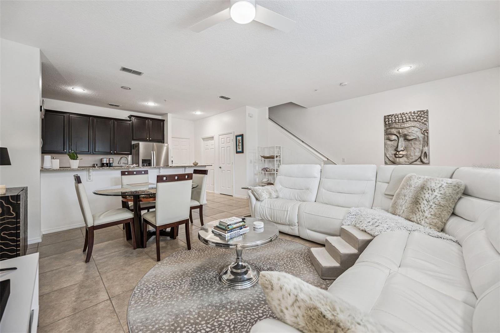 SUTTON PLACE TOWNHOMES A REPLAT - Residential