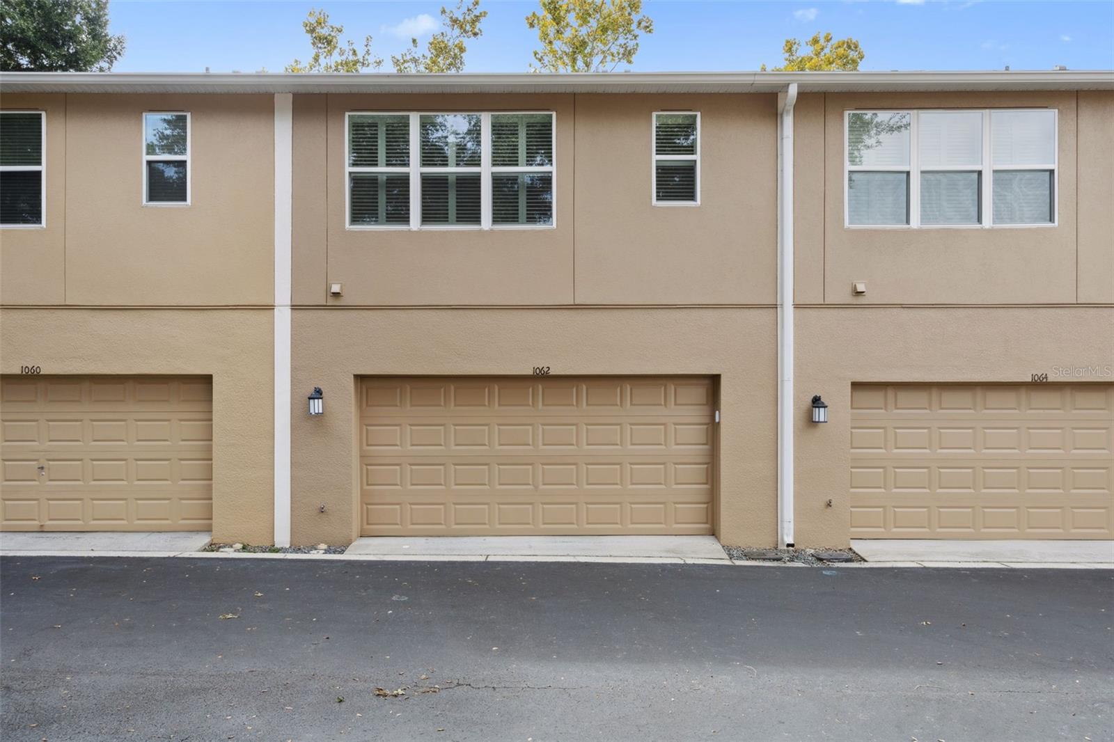 SUTTON PLACE TOWNHOMES A REPLAT - Residential