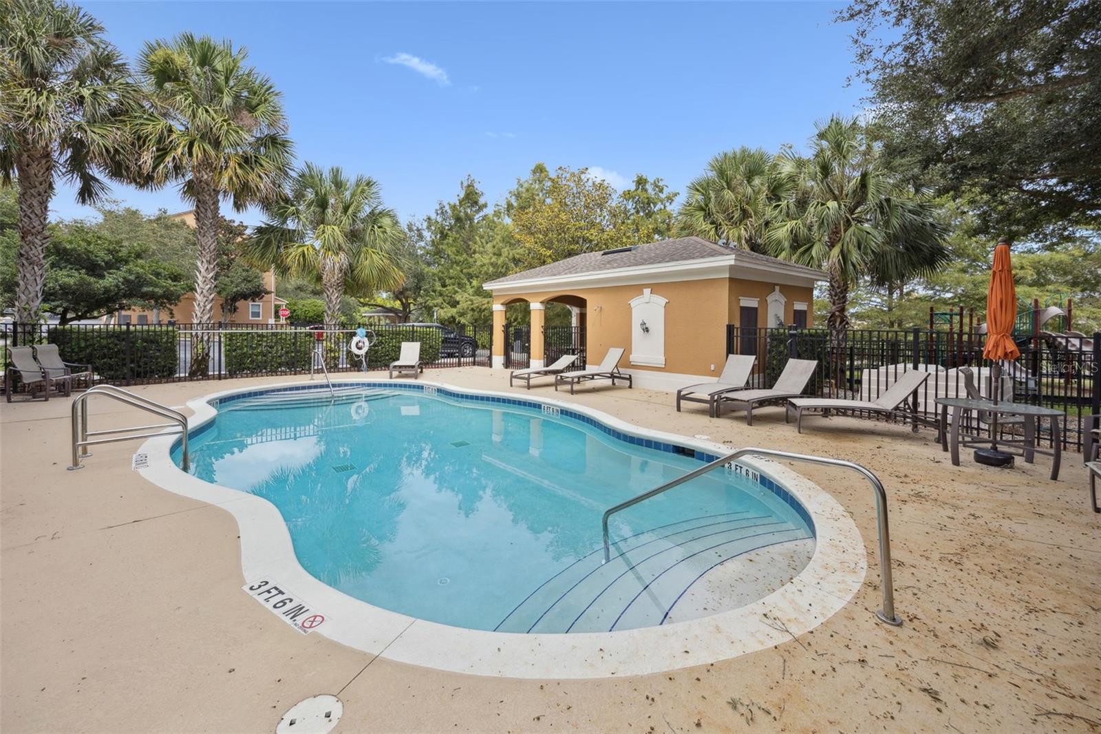 SUTTON PLACE TOWNHOMES A REPLAT - Residential