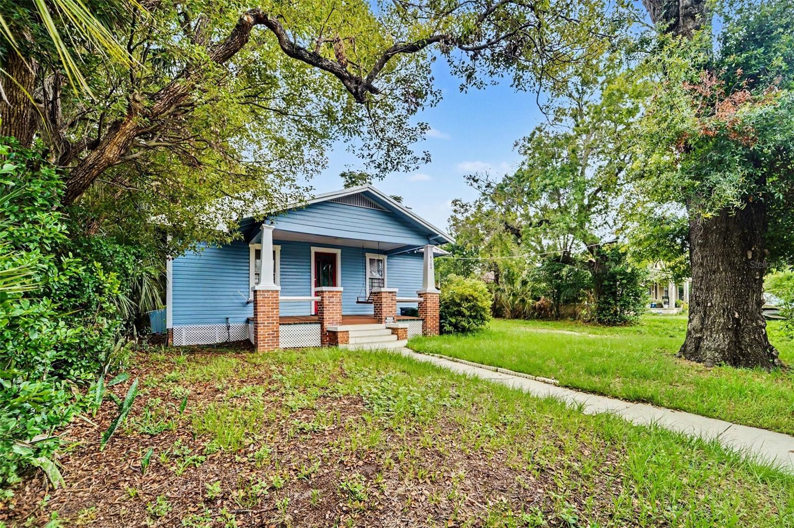 LESLEYS - Residential