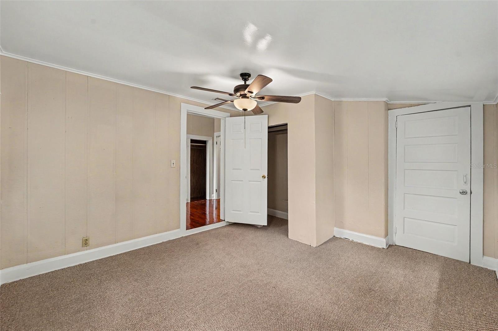 LESLEYS - Residential