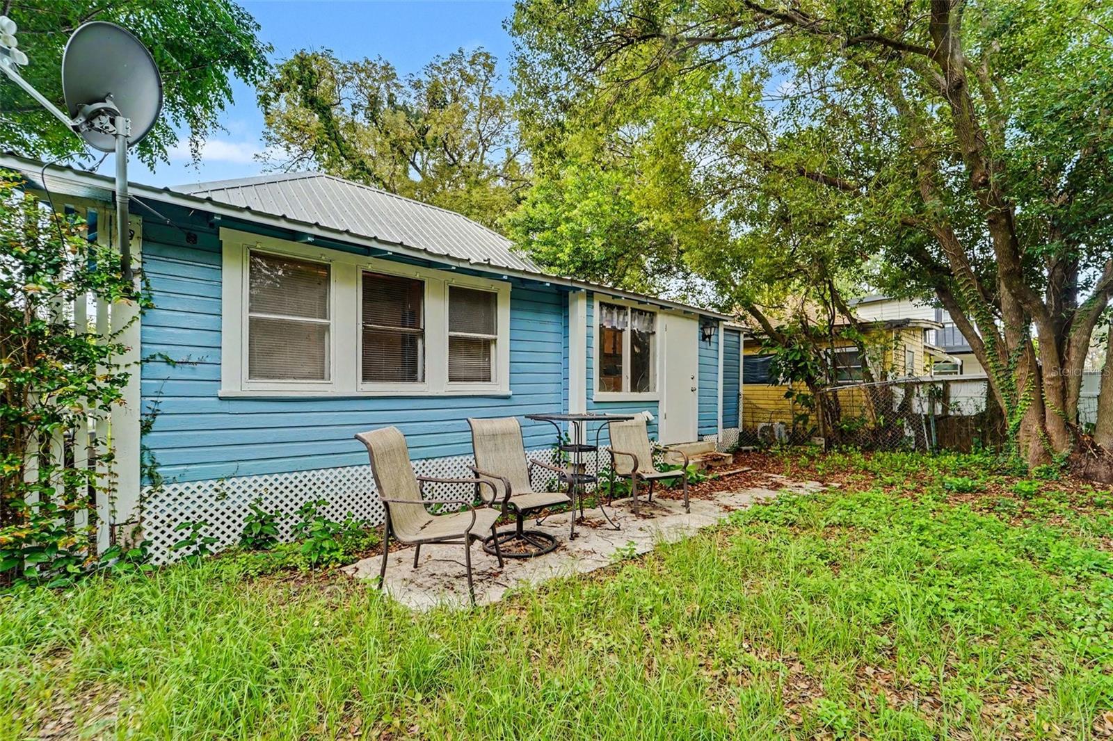 LESLEYS - Residential