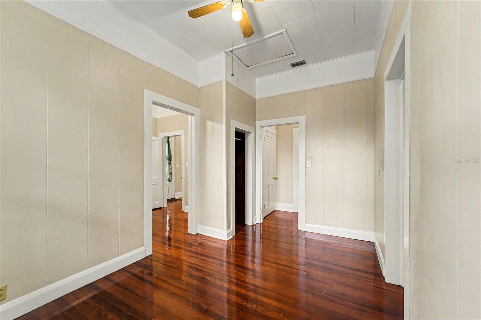 LESLEYS - Residential