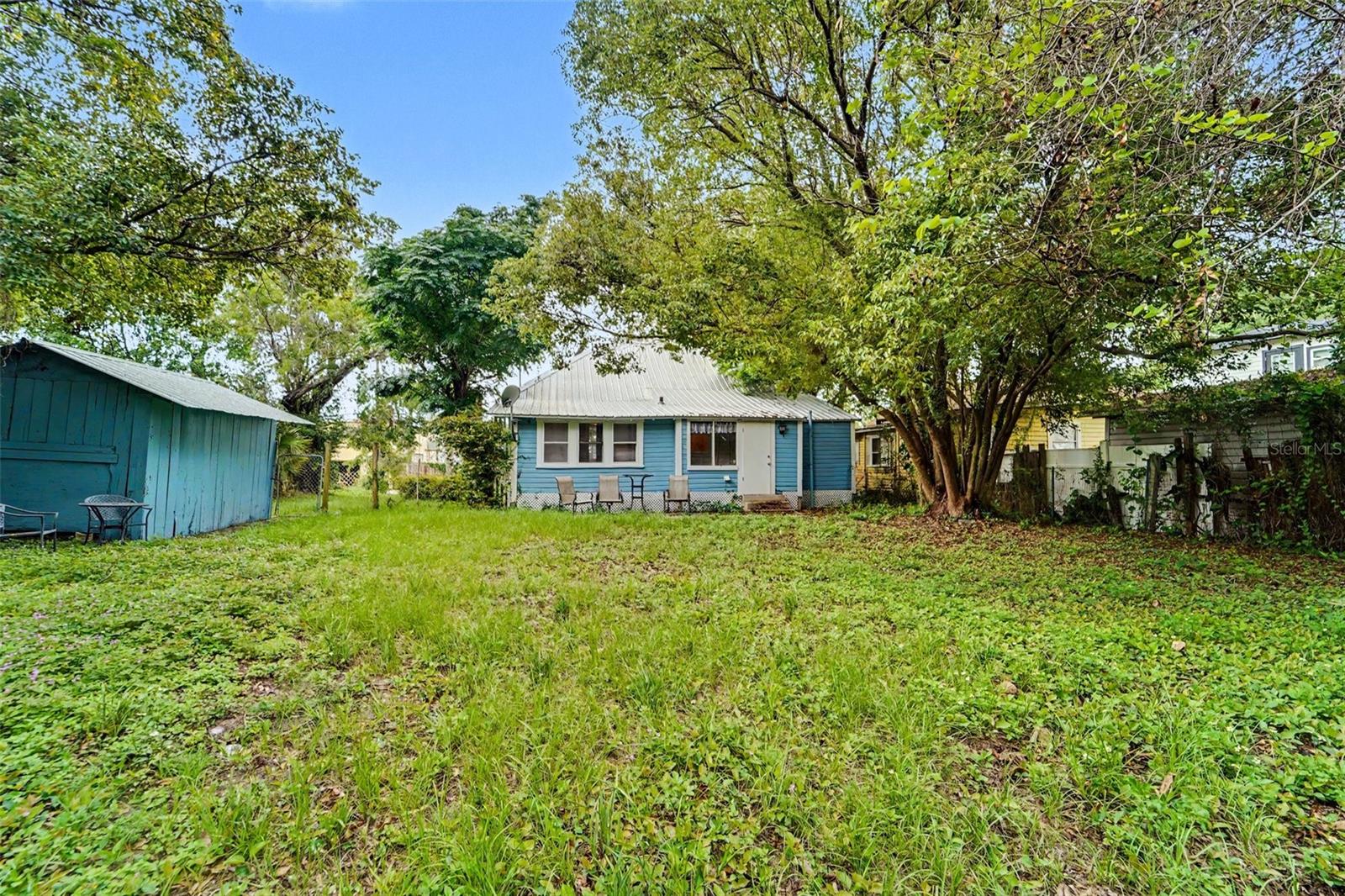 LESLEYS - Residential