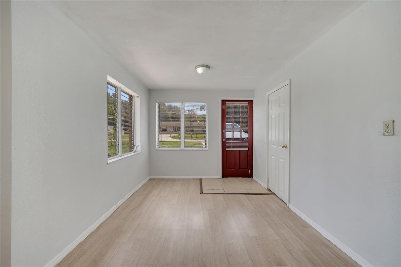 1141 W EUCLID AVENUE