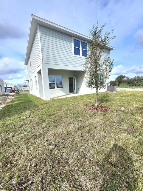 A home in WINTER HAVEN