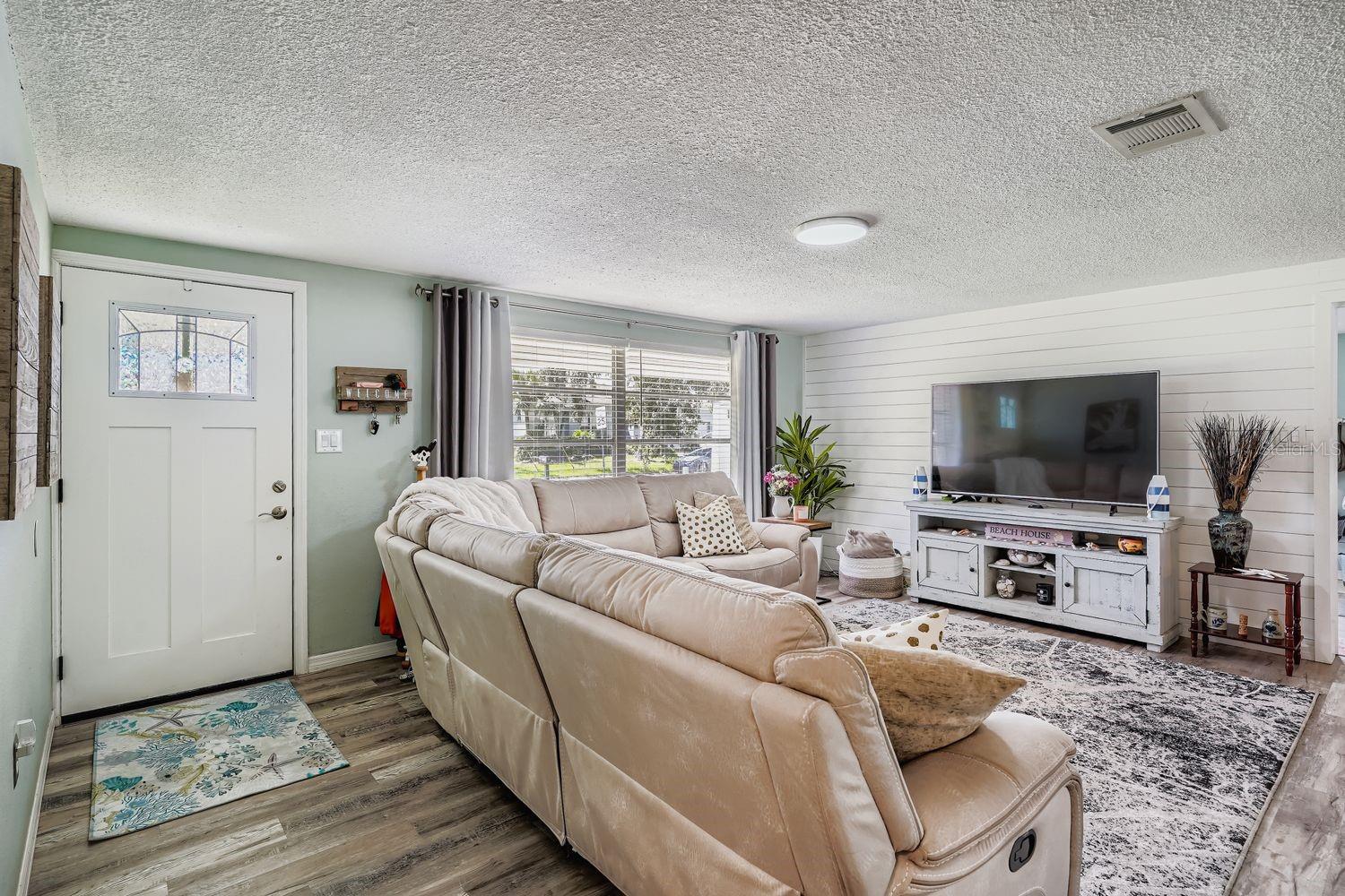 RIVERDALE RESUBDIVIDED - Residential Lease