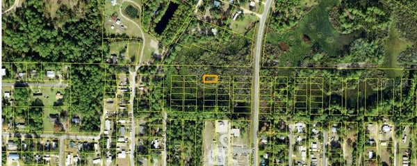 1312 NW 1ST ST, CARRABELLE, FL 32322 - Image 9f575c11efea8a4d82f08059b184c54c/1081509591