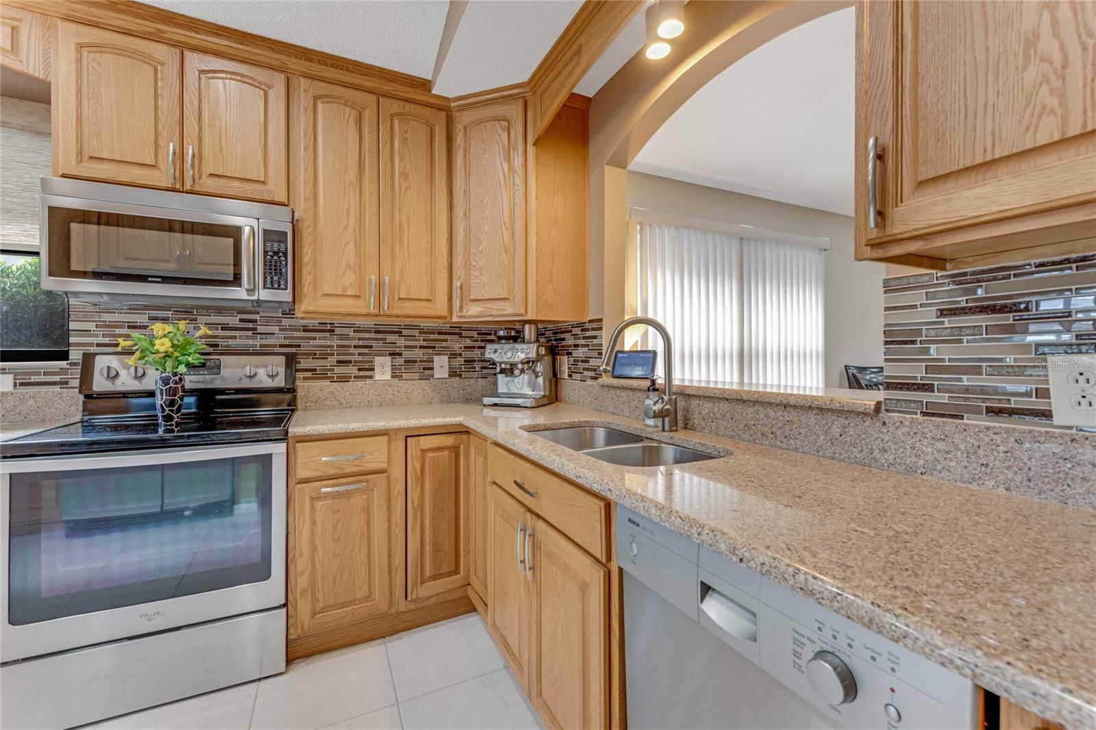 916 ASHMEADE COURT