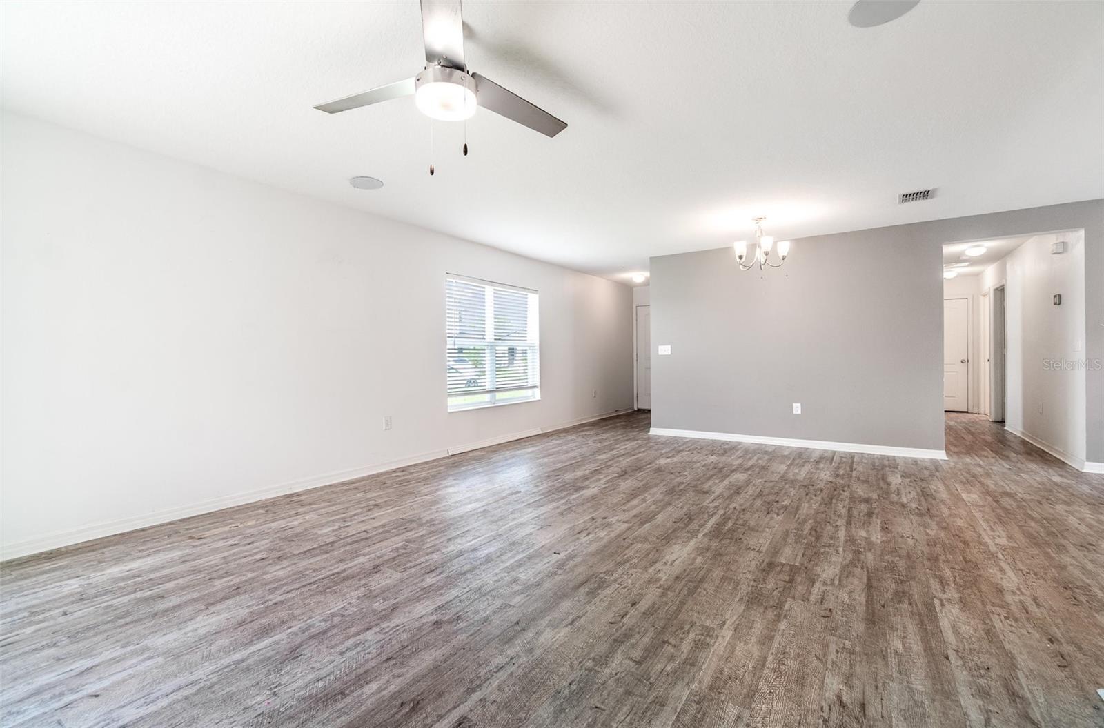 4684 GLENCREST LOOP