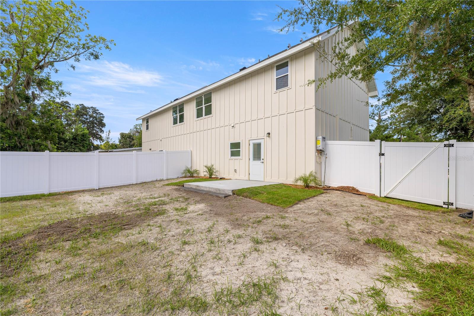 OAK VILLA - Residential Lease