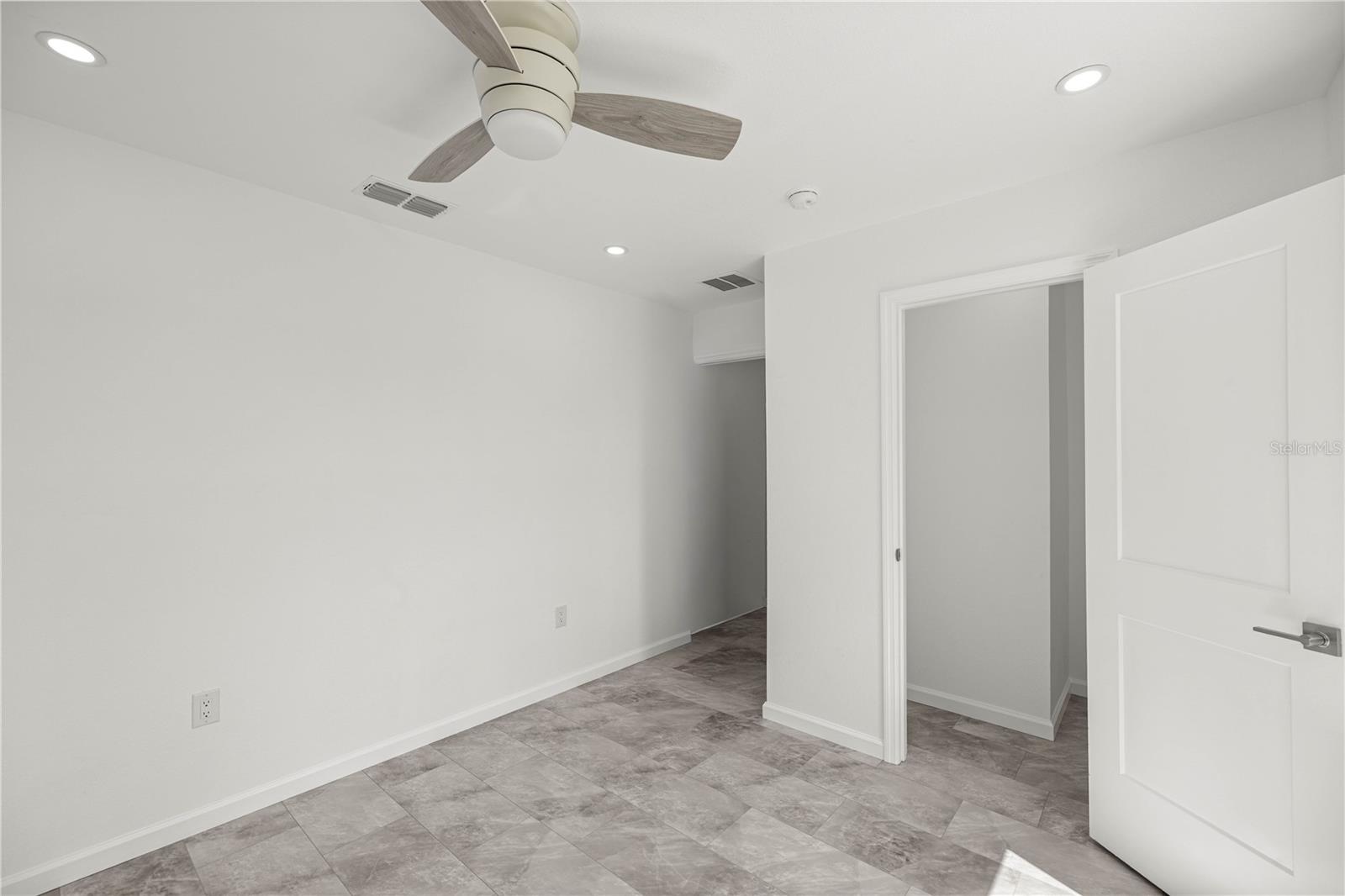 OAK VILLA - Residential Lease