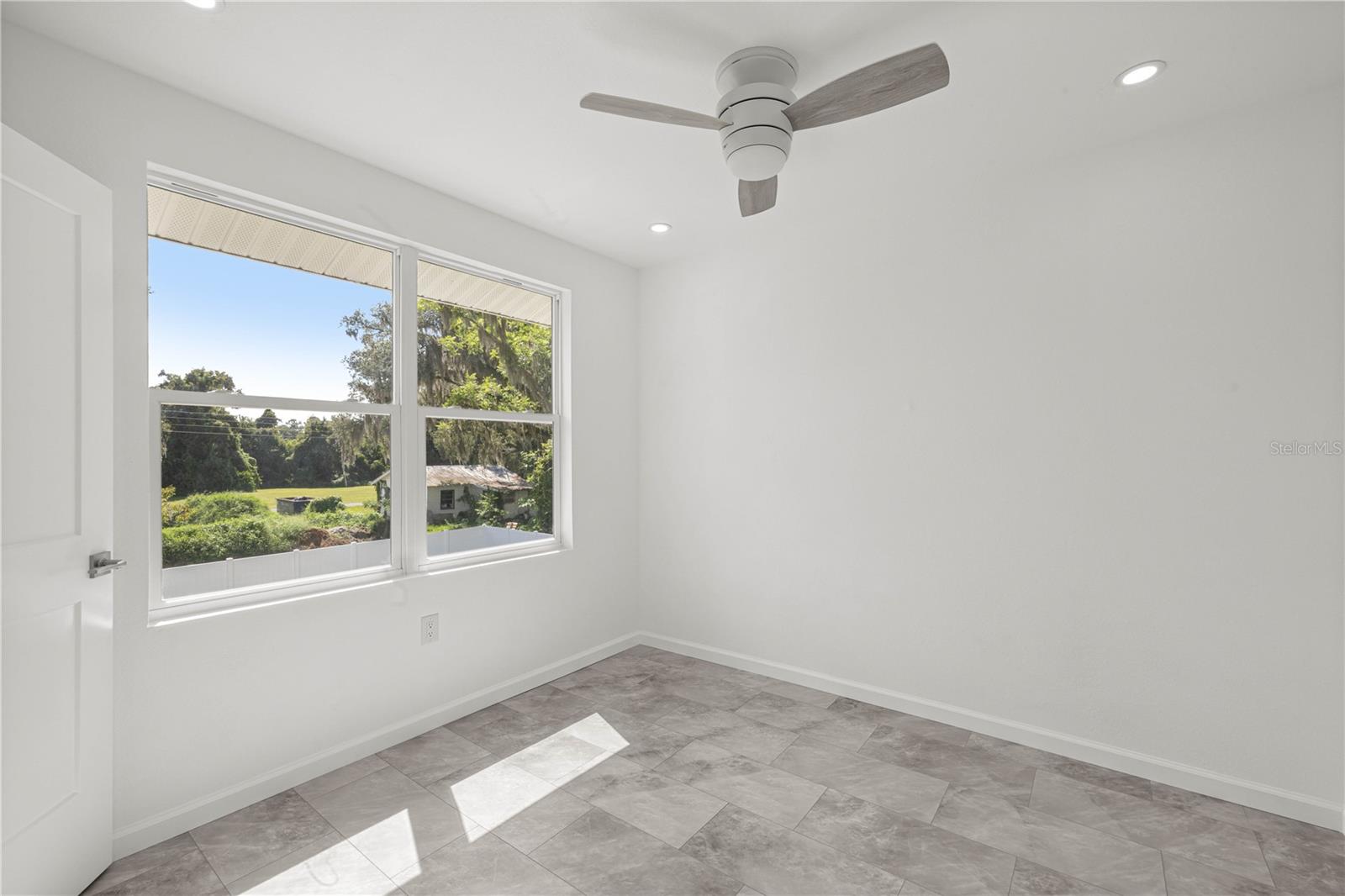 OAK VILLA - Residential Lease