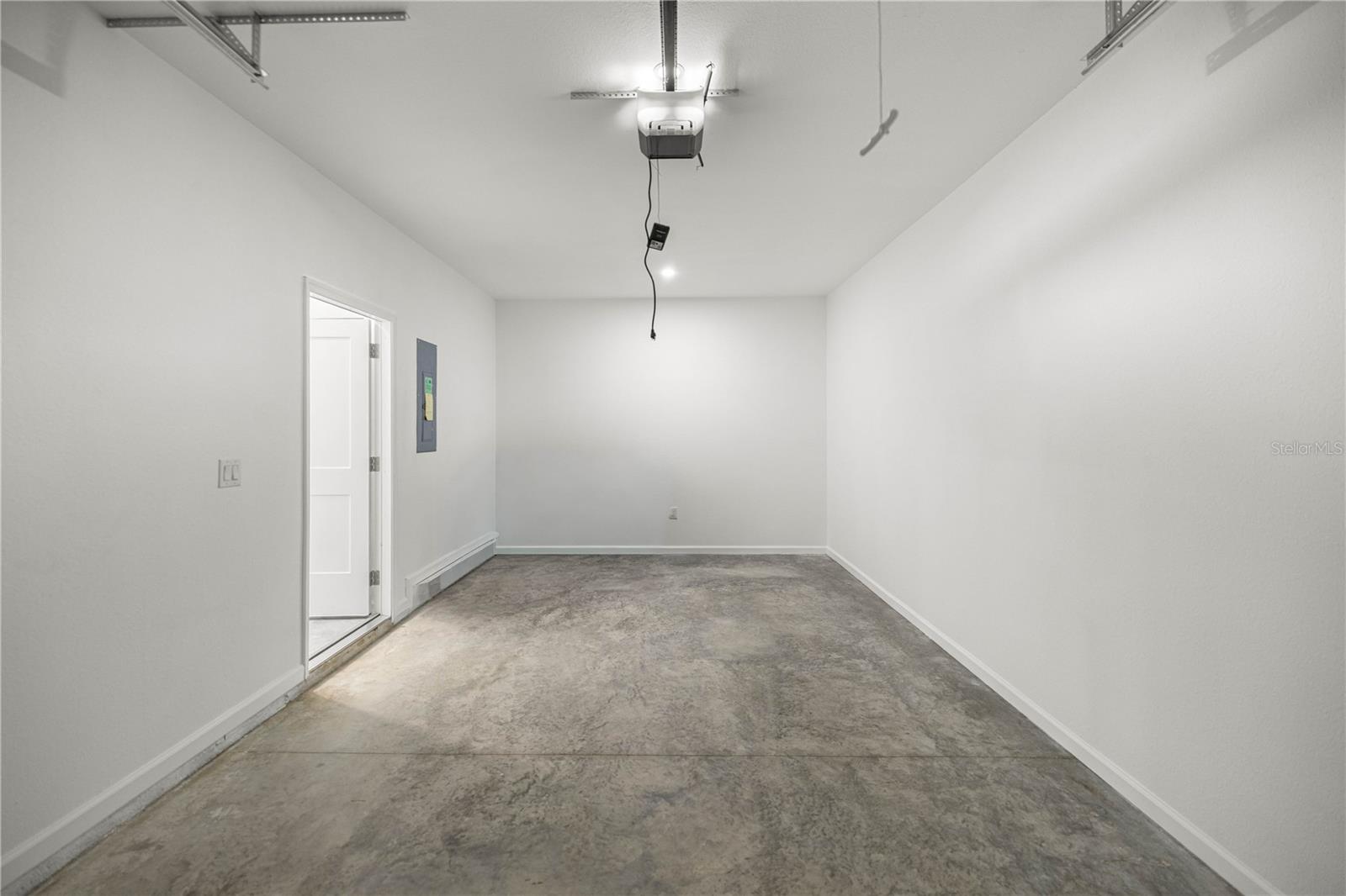 OAK VILLA - Residential Lease
