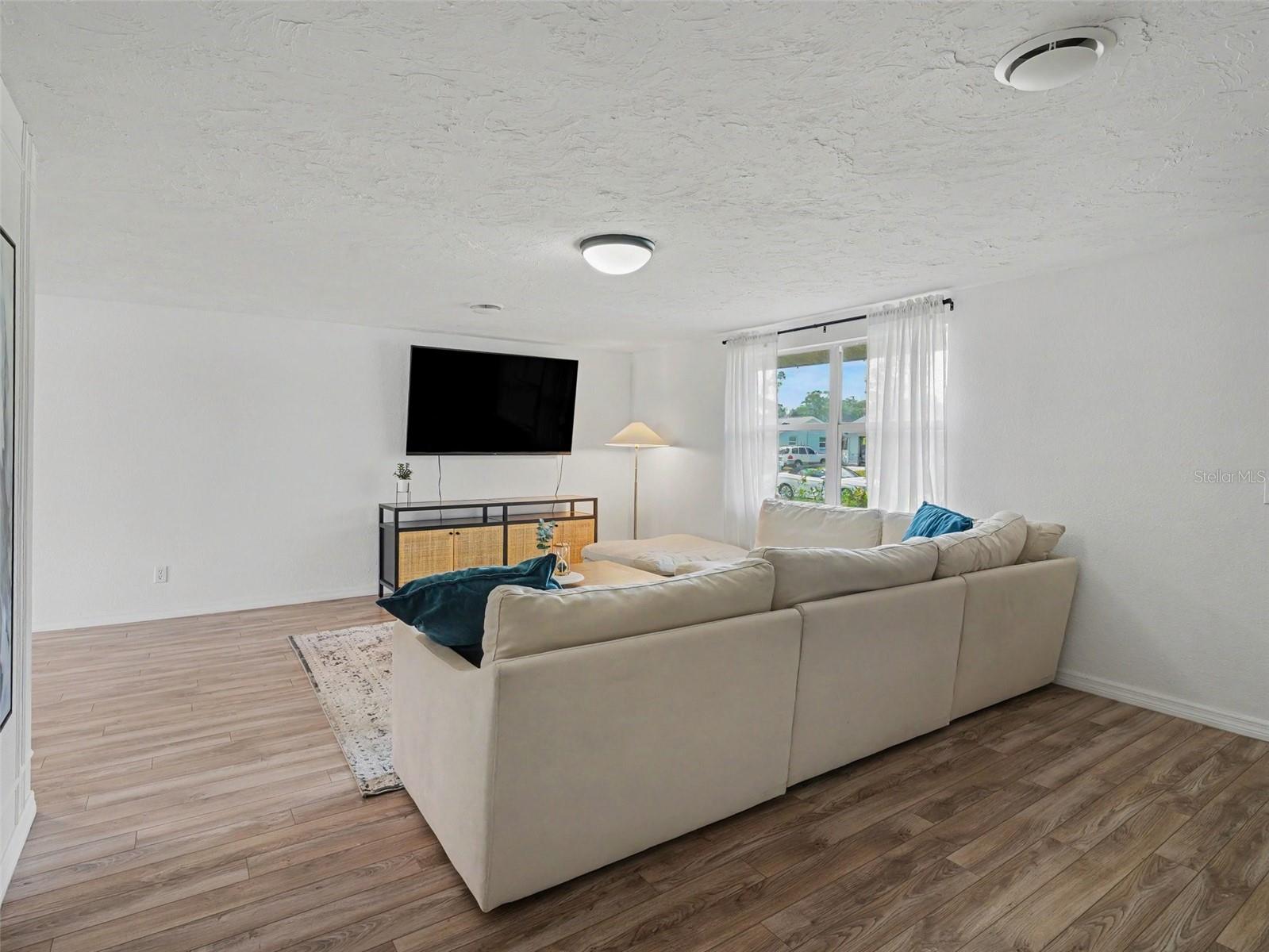 VENICE EAST SEC 1 - Residential