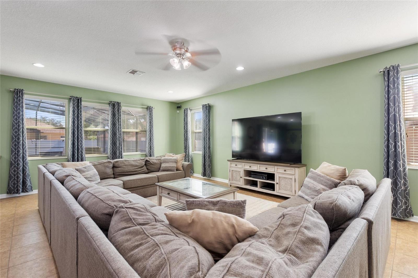 ESTATES AUBURNDALE PH 02 - Residential