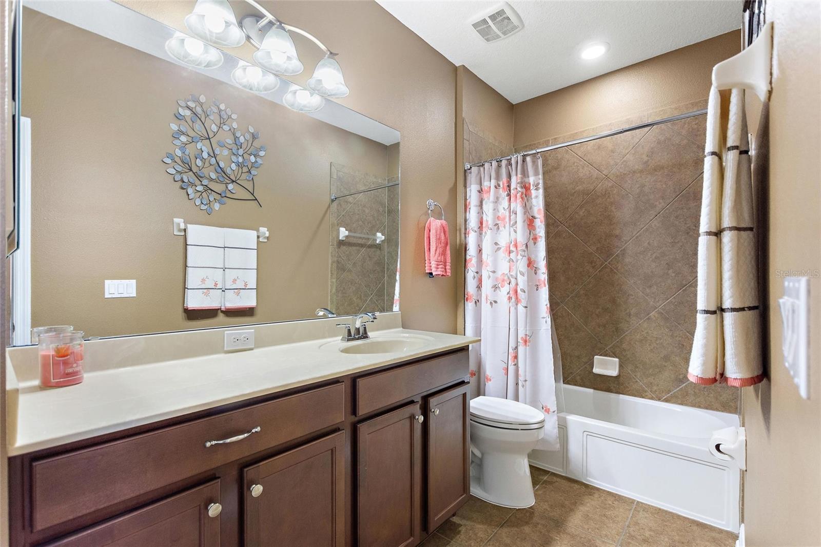 ESTATES AUBURNDALE PH 02 - Residential