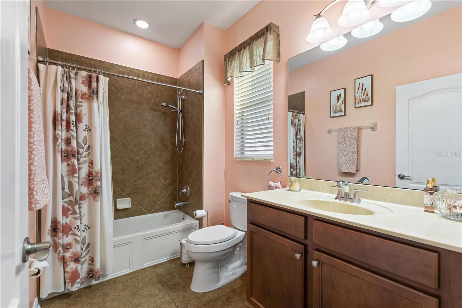 ESTATES AUBURNDALE PH 02 - Residential