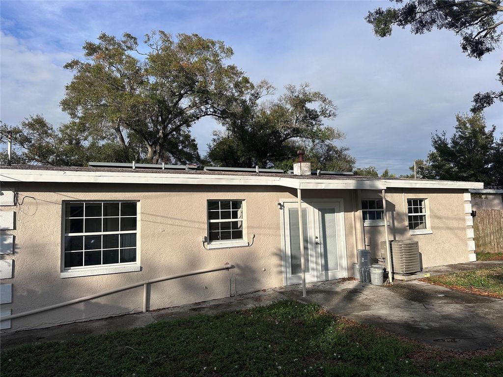 Photo of 5772 94th Avenue N, Pinellas Park, FL 33782 (MLS # O6374029)
