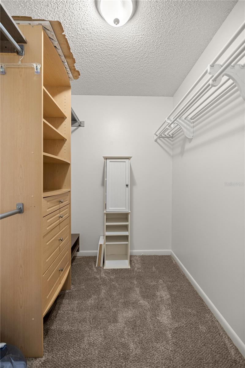 CIRCLE SQUARE WOODS Y - Residential