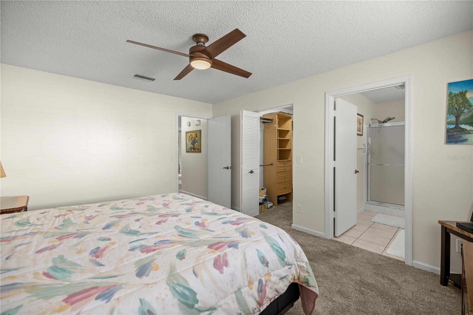 CIRCLE SQUARE WOODS Y - Residential