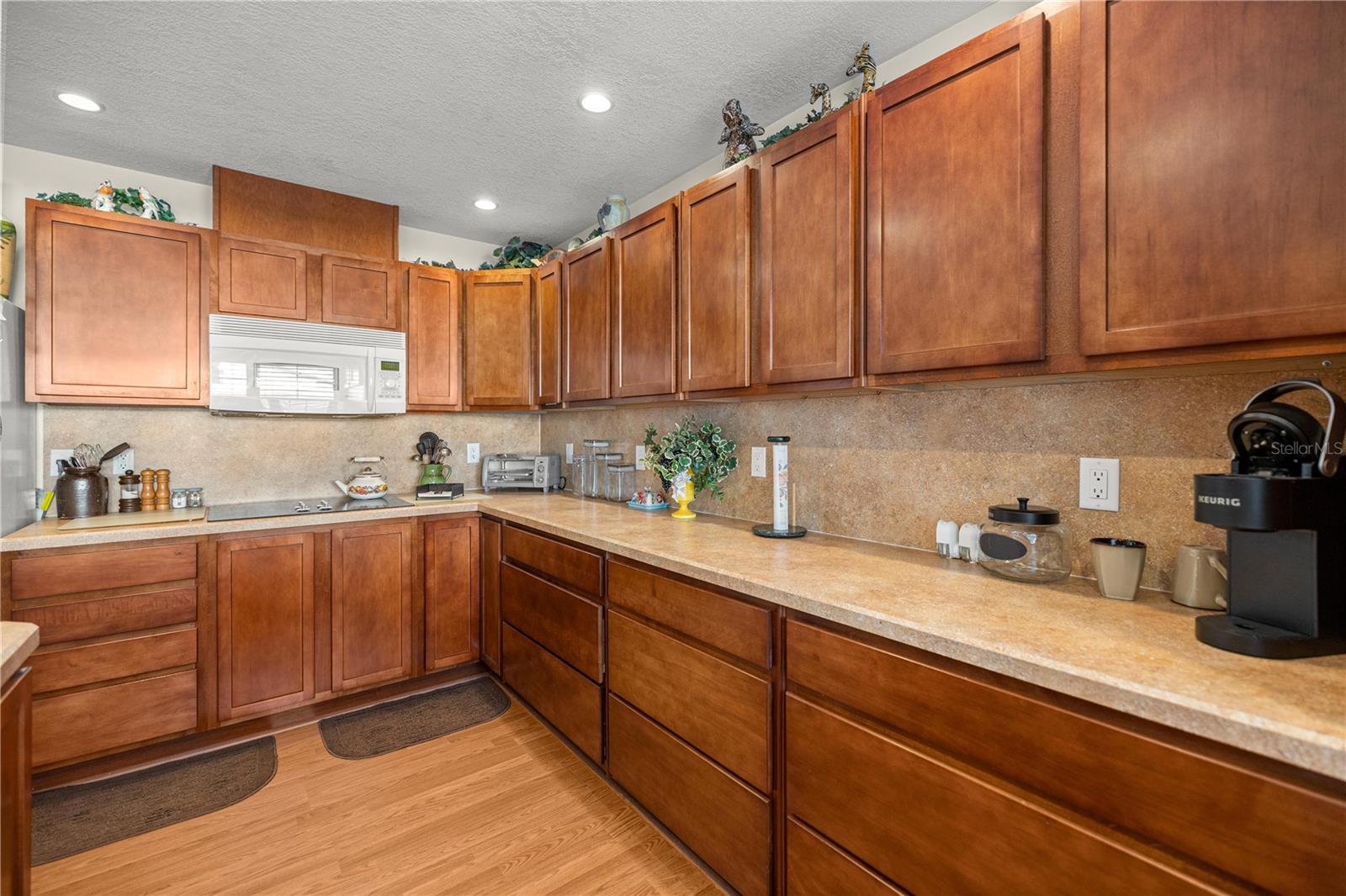 CIRCLE SQUARE WOODS Y - Residential