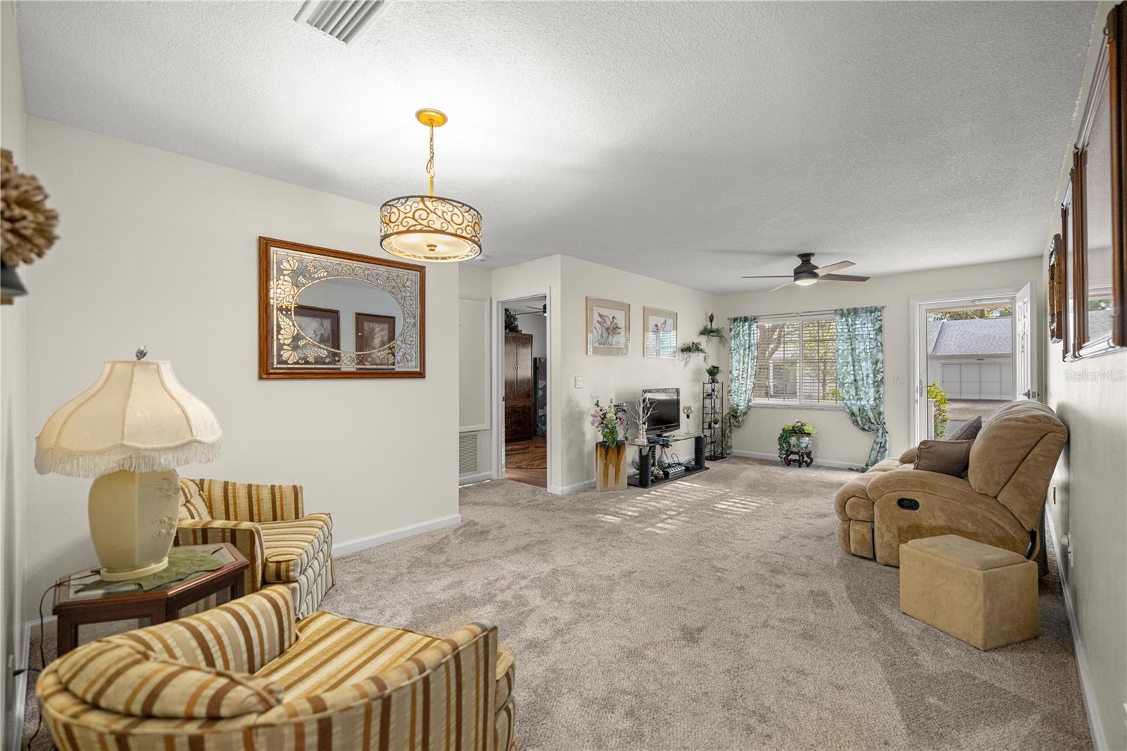 CIRCLE SQUARE WOODS Y - Residential