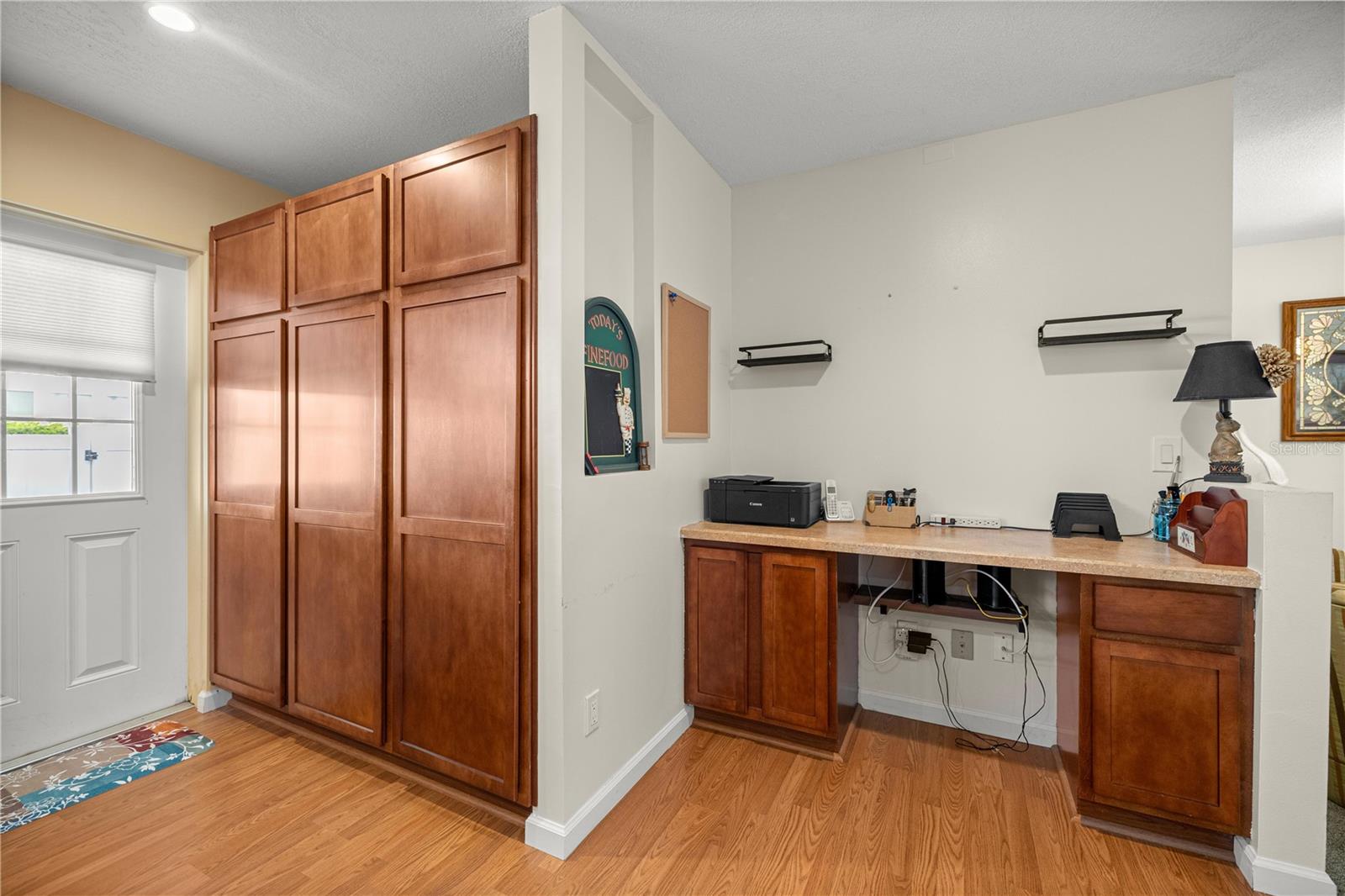 CIRCLE SQUARE WOODS Y - Residential