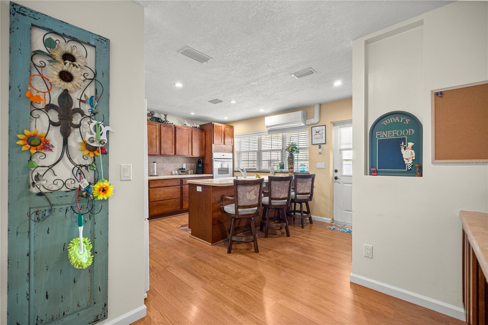 CIRCLE SQUARE WOODS Y - Residential