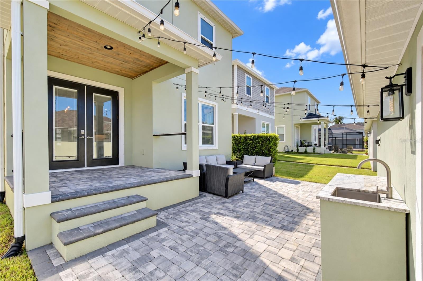 11103 GREAT NECK ROAD