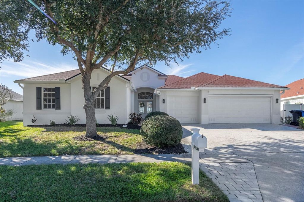 Photo of 540 Somerhill Drive NE, St Petersburg, FL 33716 (MLS # TB8361266)